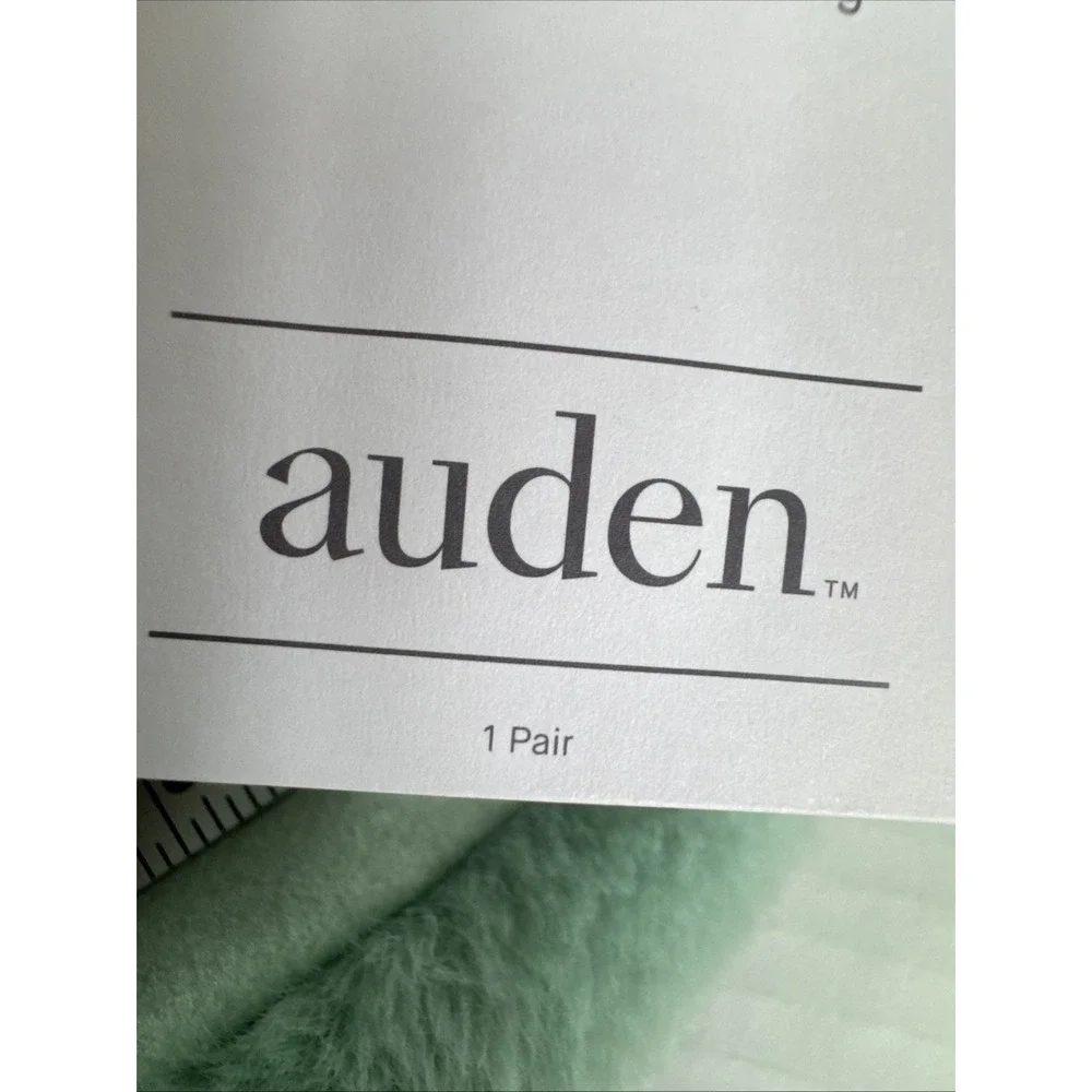 Auden 0765 Women's M/L 8-12 Faux Fur Slipper Socks Mint Green Gripper Bottom NWT